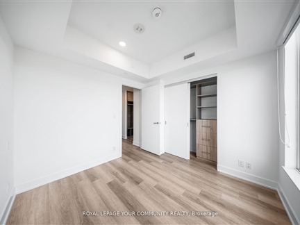 484 Spadina Ave 1205